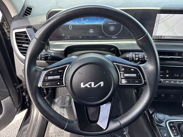2024 Fusion Black Kia Seltos X-Line AWD SUV