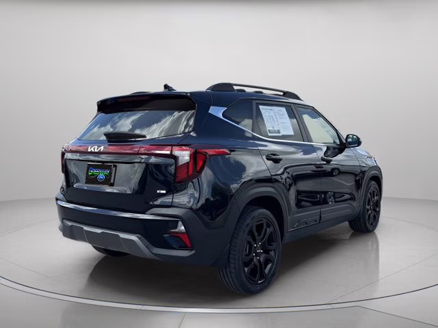 2024 Fusion Black Kia Seltos X-Line AWD SUV