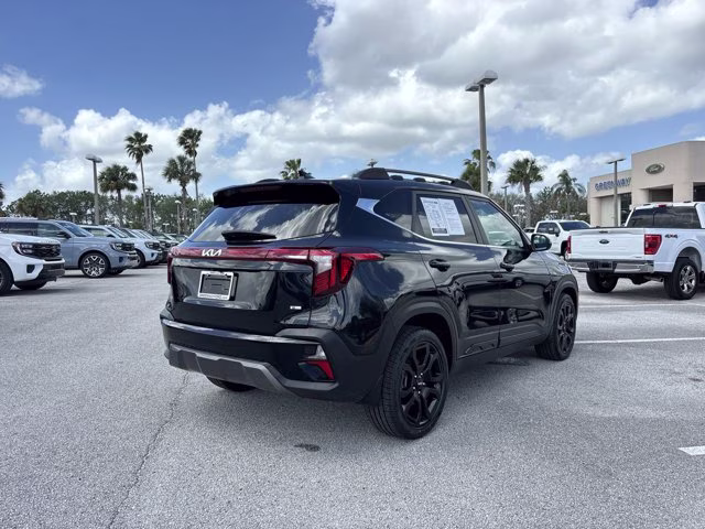 2024 Fusion Black Kia Seltos X-Line AWD SUV