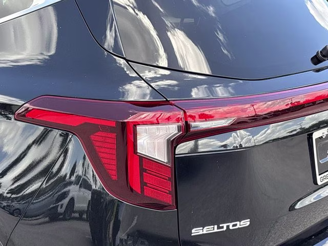 2024 Fusion Black Kia Seltos X-Line AWD SUV