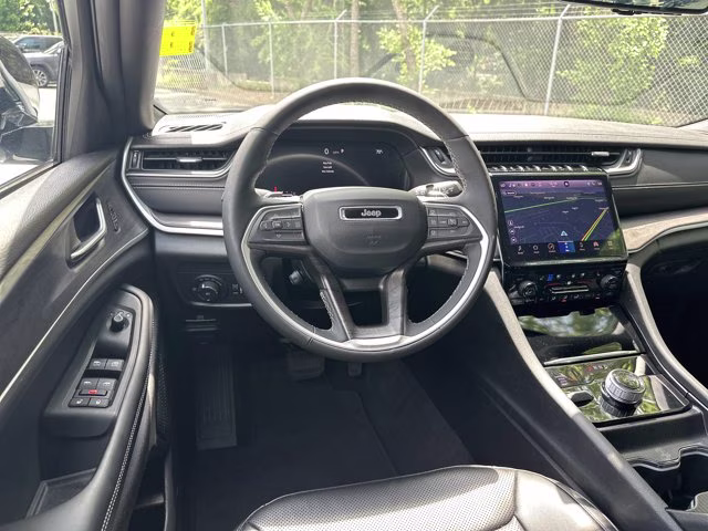 2024 Bright White Clearcoat Jeep Grand Cherokee L Limited 4X4 SUV