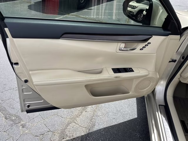 2013 Cashmere Metallic Lexus ES 350 4dr Sdn FWD Sedan