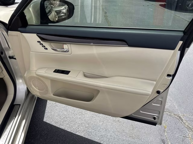 2013 Cashmere Metallic Lexus ES 350 4dr Sdn FWD Sedan