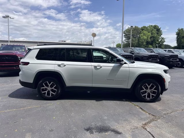 2024 Bright White Clearcoat Jeep Grand Cherokee L Limited 4X4 SUV
