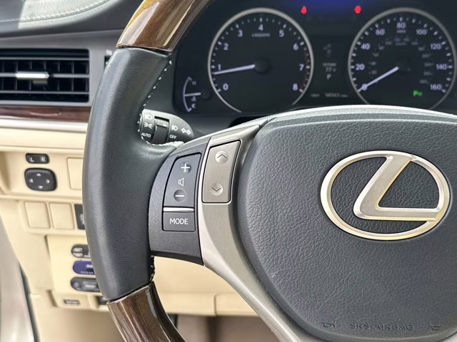 2013 Cashmere Metallic Lexus ES 350 4dr Sdn FWD Sedan