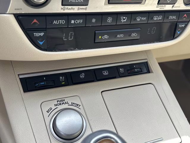 2013 Cashmere Metallic Lexus ES 350 4dr Sdn FWD Sedan