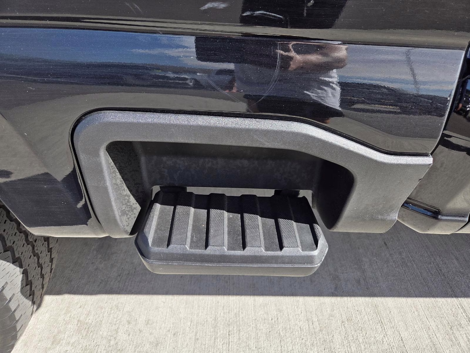 2024 Agate Black Ford Super Duty F-250 SRW Lariat 4X4 Truck