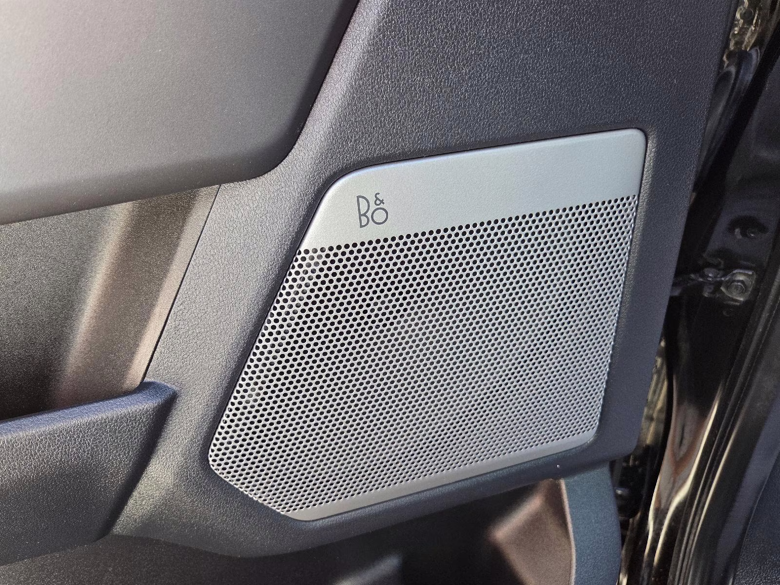 2024 Agate Black Ford Super Duty F-250 SRW Lariat 4X4 Truck