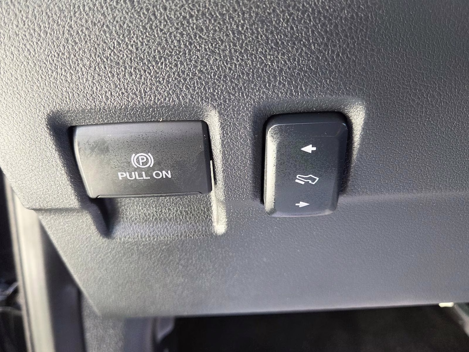 2024 Agate Black Ford Super Duty F-250 SRW Lariat 4X4 Truck