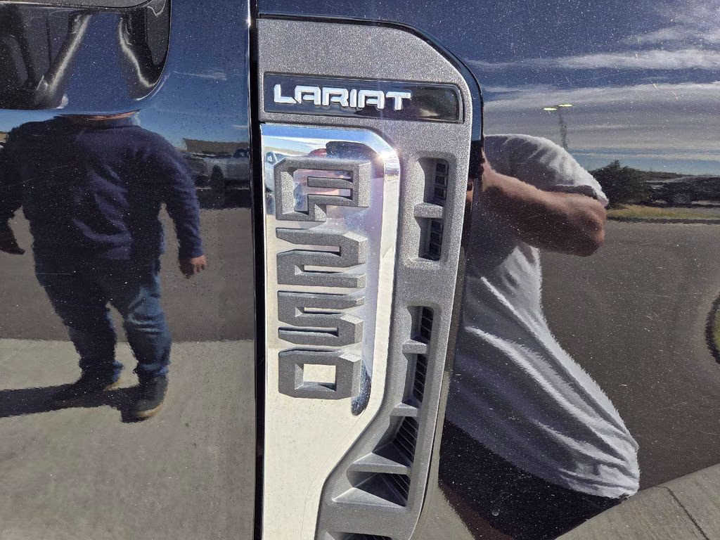 2024 Black Metallic Ford Super Duty F-250 SRW Lariat 4X4 Truck