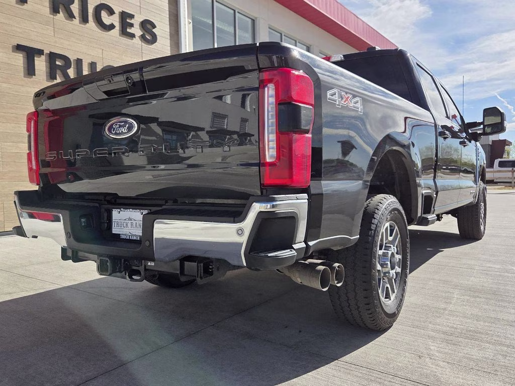 2024 Black Metallic Ford Super Duty F-250 SRW Lariat 4X4 Truck