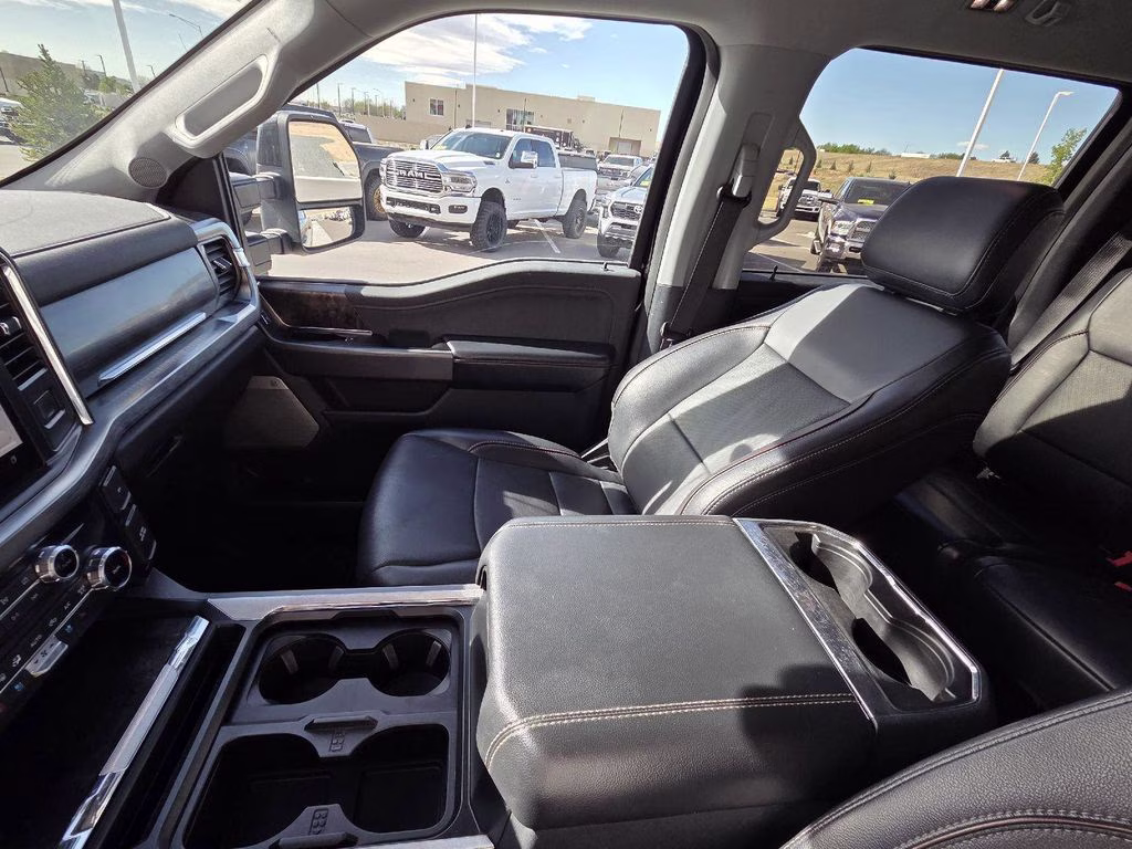 2024 Black Metallic Ford Super Duty F-250 SRW Lariat 4X4 Truck