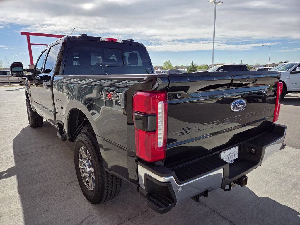 2024 Black Metallic Ford Super Duty F-250 SRW Lariat 4X4 Truck