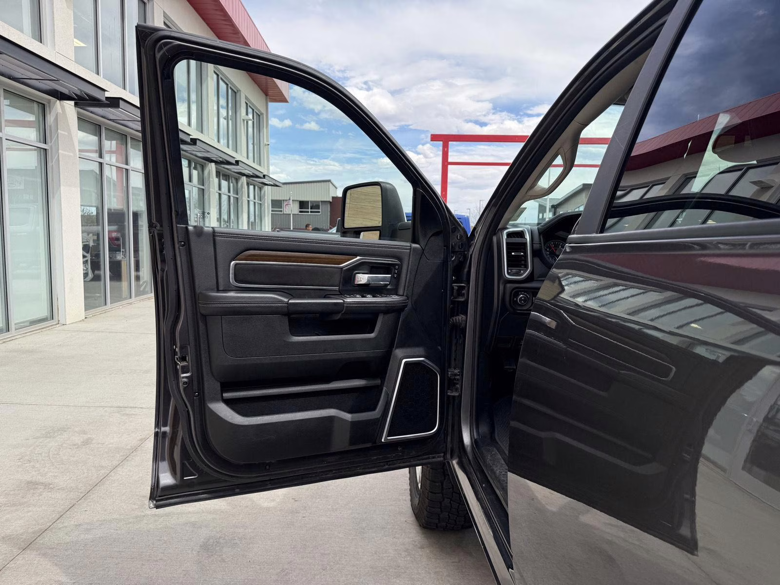 2024 Granite Crystal Metallic Clearcoat Ram 2500 Laramie 4X4 Truck