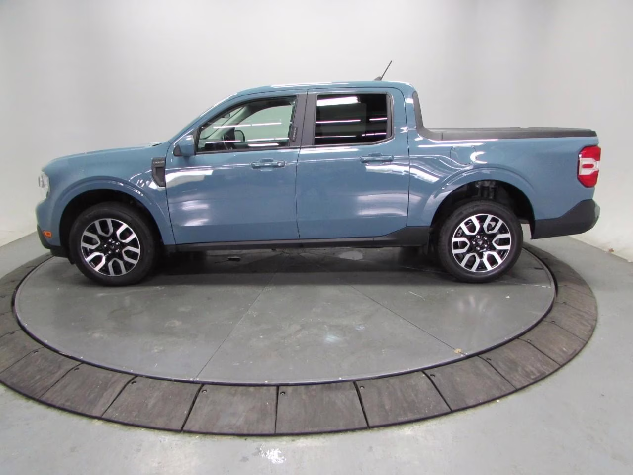 2022 Area 51 Ford Maverick Lariat FWD Truck
