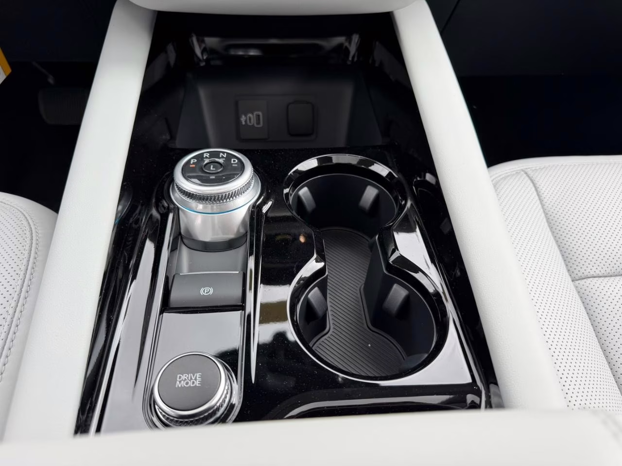 2026 Carbonized Gray Metallic Ford Explorer Platinum 4X4 SUV