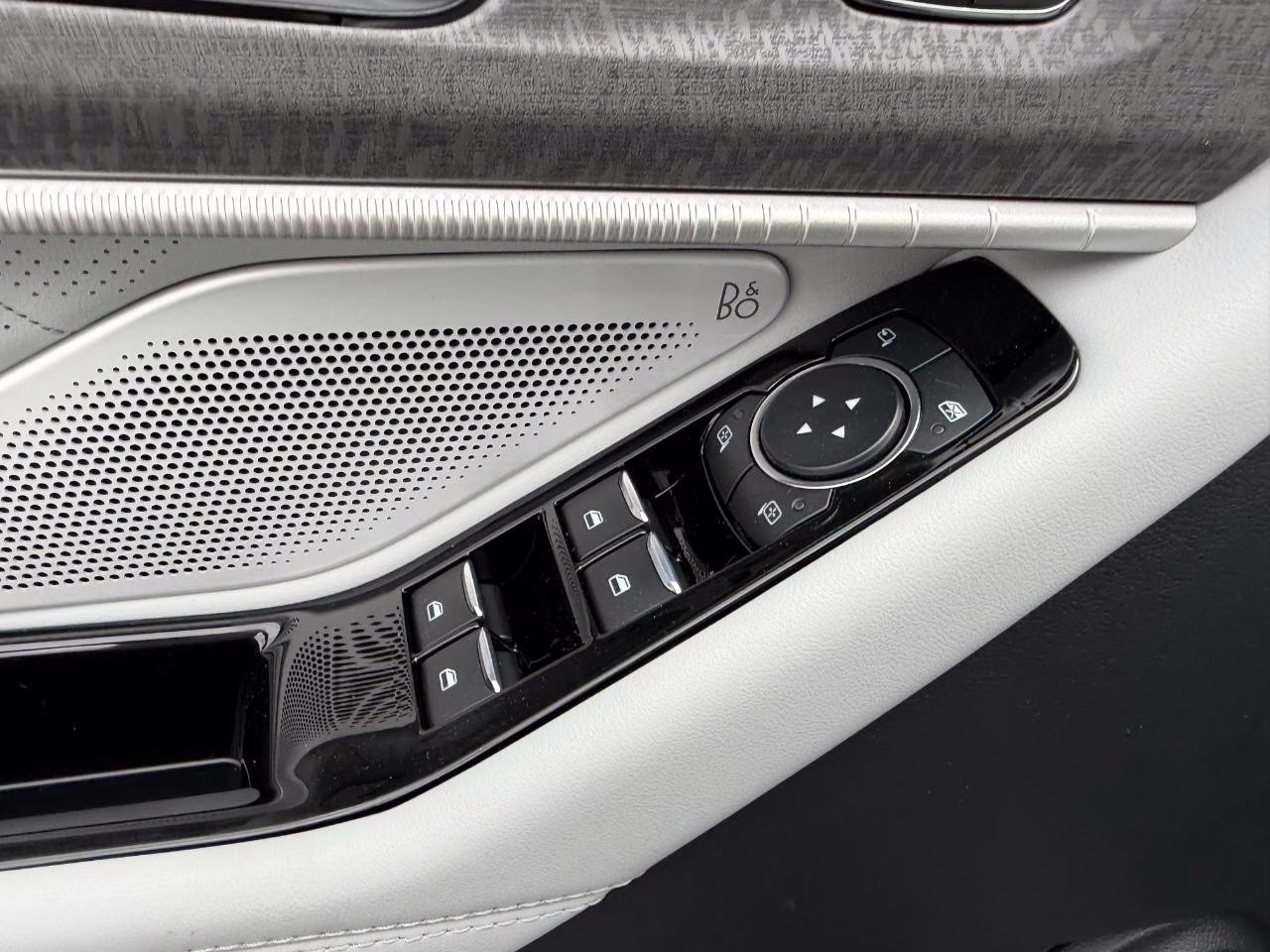 2026 Carbonized Gray Metallic Ford Explorer Platinum 4X4 SUV