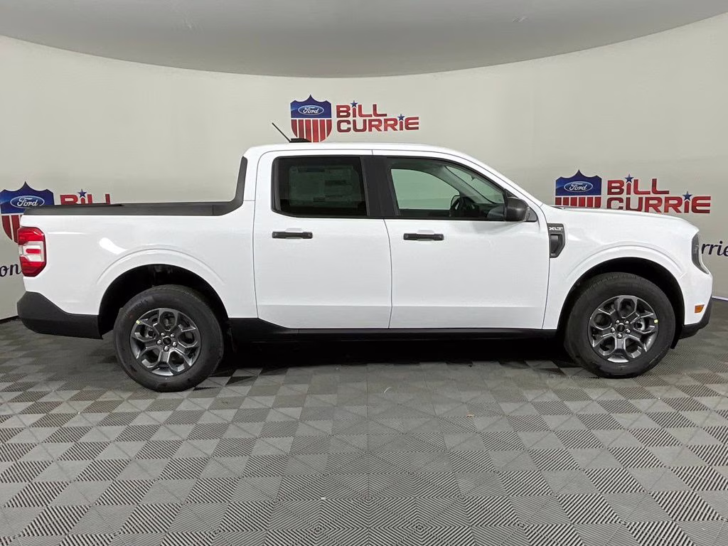2026 Oxford White Ford Maverick XLT FWD Truck
