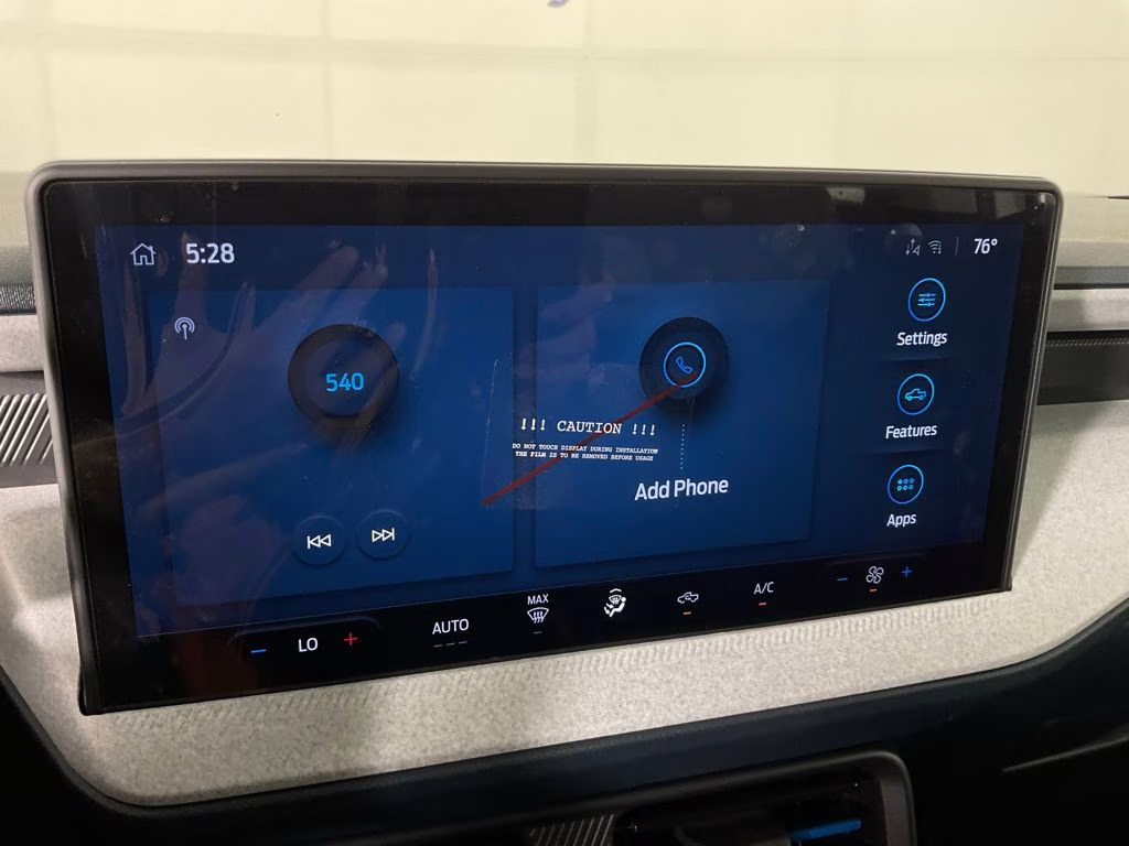 2026 Oxford White Ford Maverick XLT FWD Truck