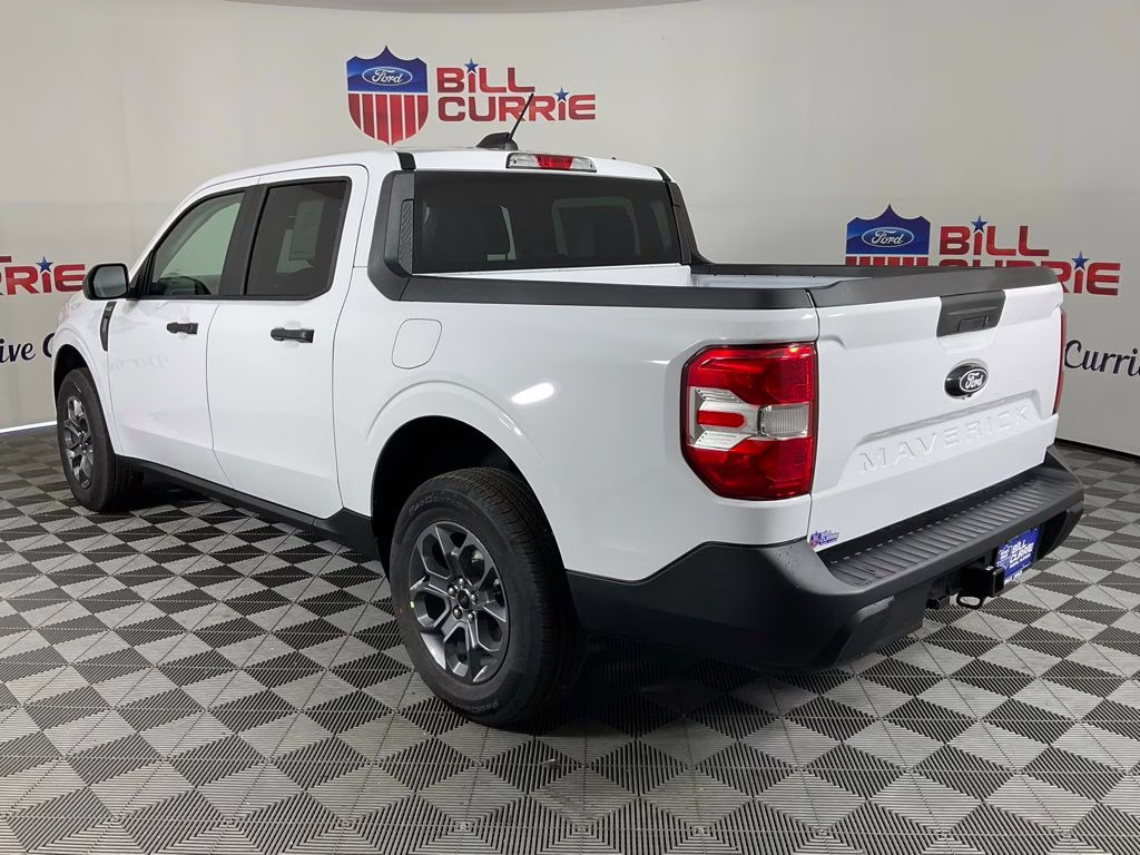 2026 Oxford White Ford Maverick XLT FWD Truck
