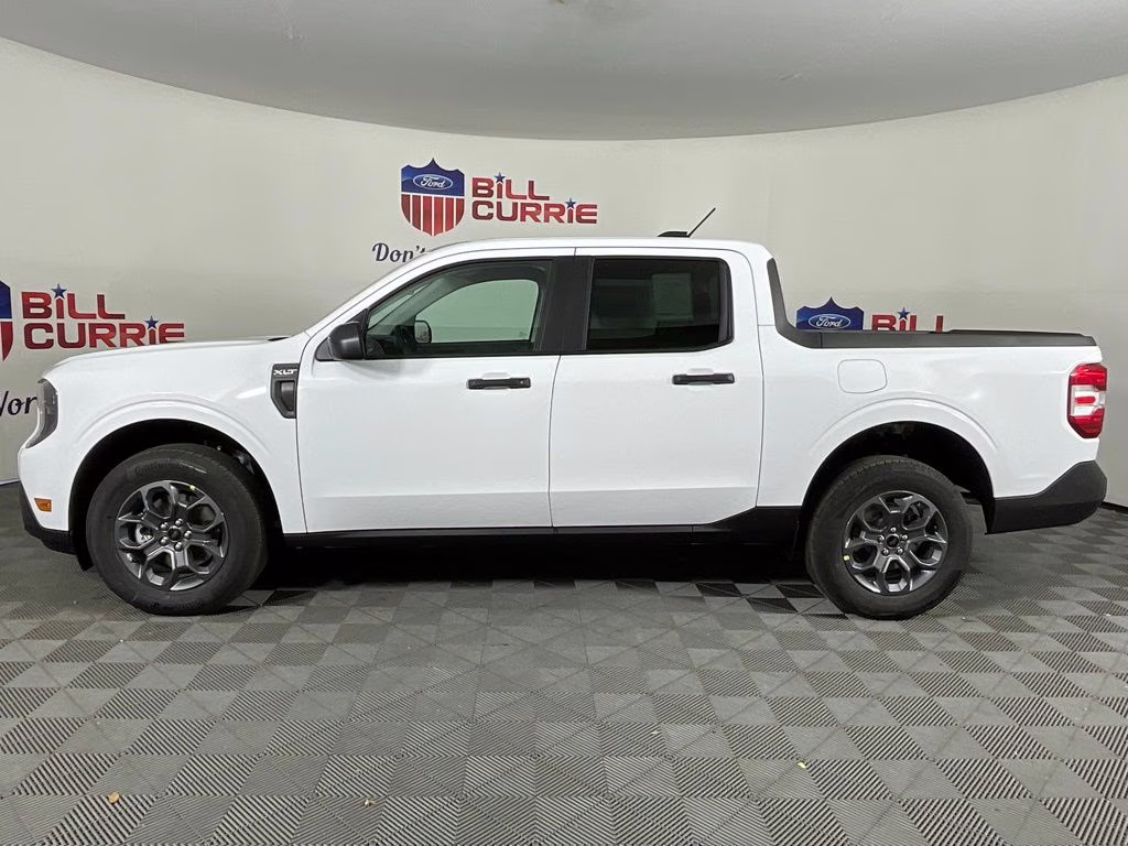 2026 Oxford White Ford Maverick XLT FWD Truck