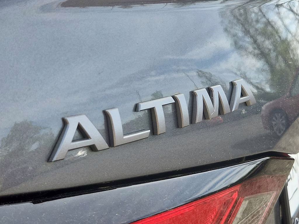 2025 Gun Metallic Nissan Altima 2.5 S FWD Sedan