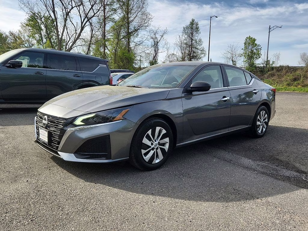 2025 Gun Metallic Nissan Altima 2.5 S FWD Sedan