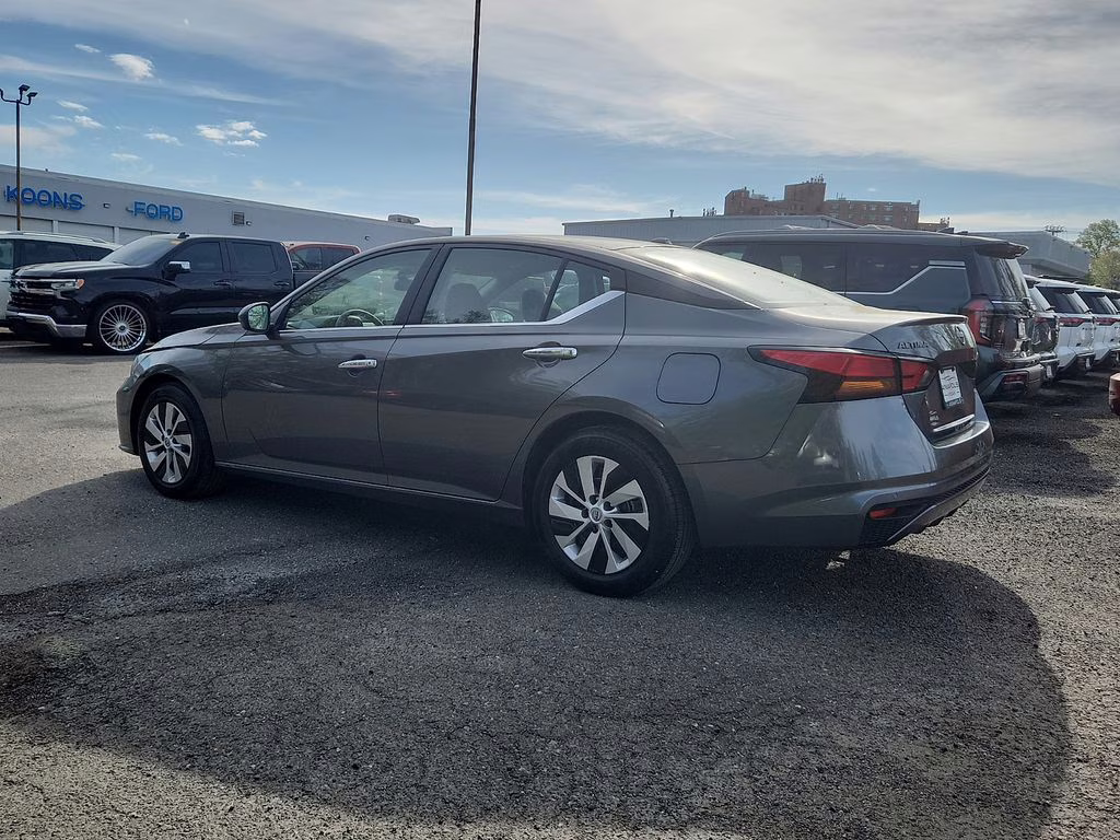 2025 Gun Metallic Nissan Altima 2.5 S FWD Sedan