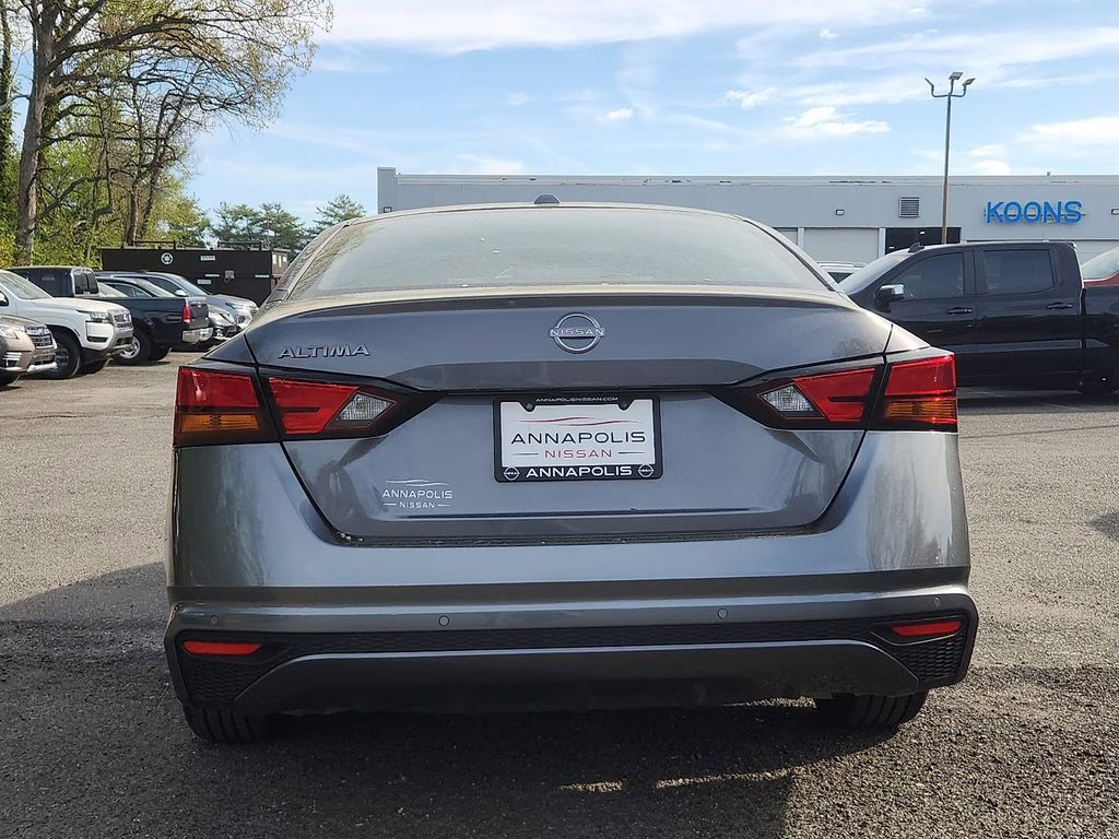 2025 Gun Metallic Nissan Altima 2.5 S FWD Sedan