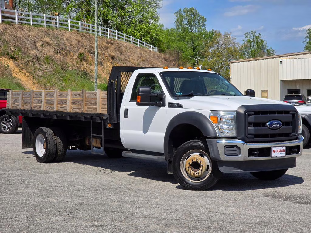 2016 Oxford White Ford Super Duty F-550 DRW XL RWD Chassis