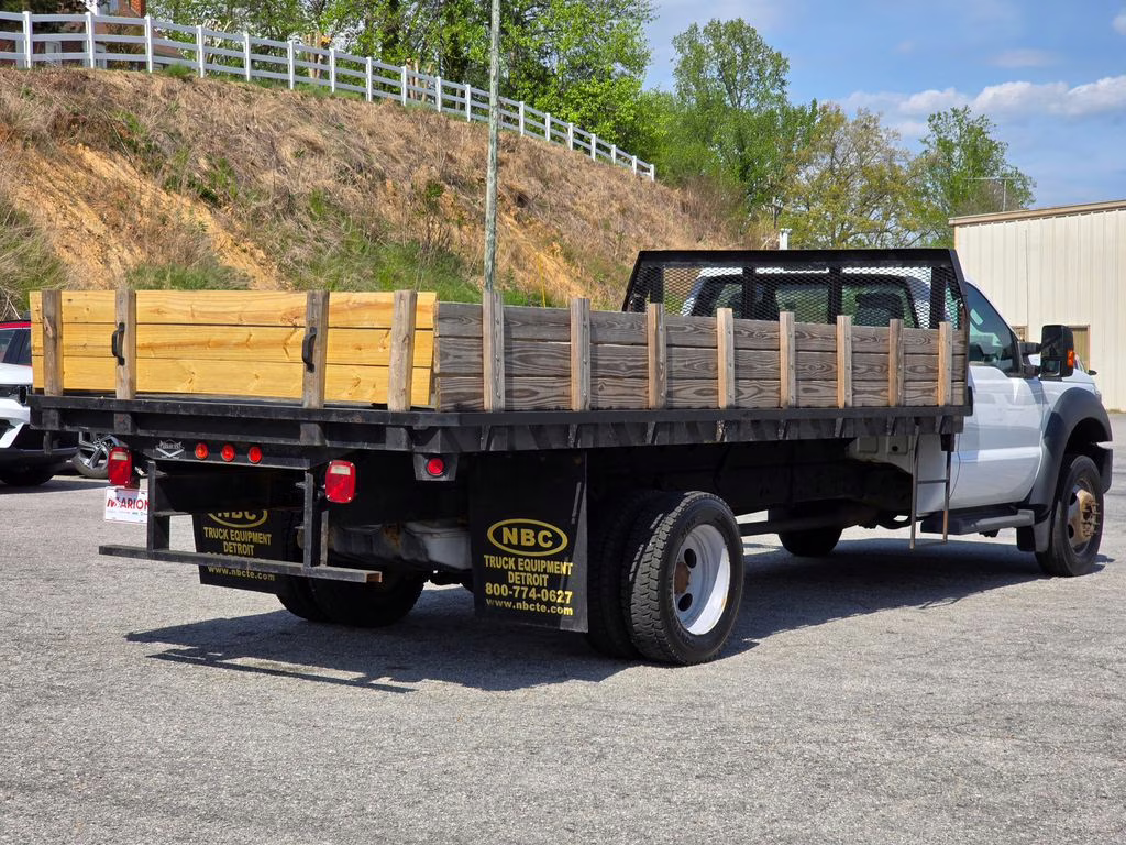 2016 Oxford White Ford Super Duty F-550 DRW XL RWD Chassis