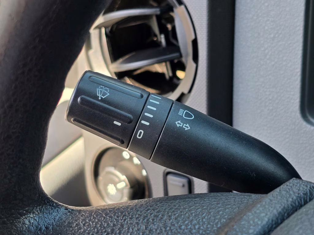 2016 Oxford White Ford Super Duty F-550 DRW XL RWD Chassis