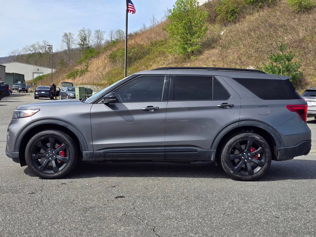2023 Gray Metallic Ford Explorer ST 4X4 SUV