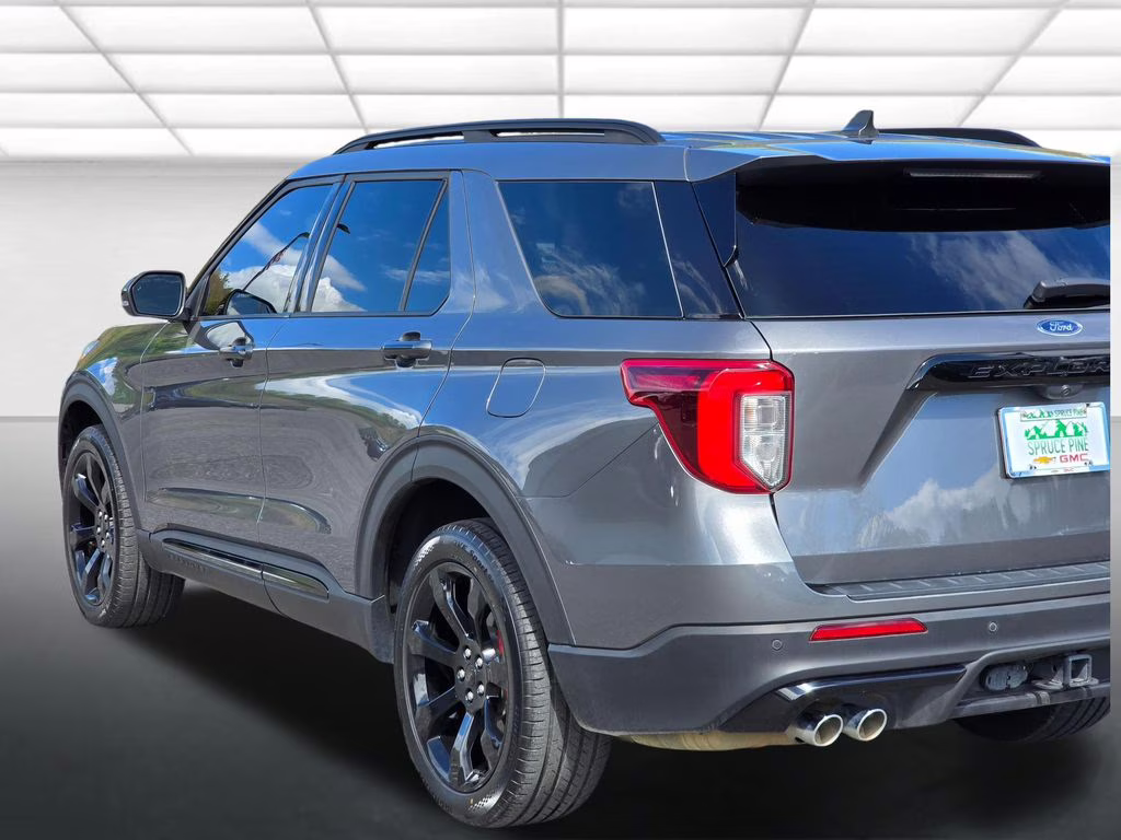 2023 Gray Metallic Ford Explorer ST 4X4 SUV