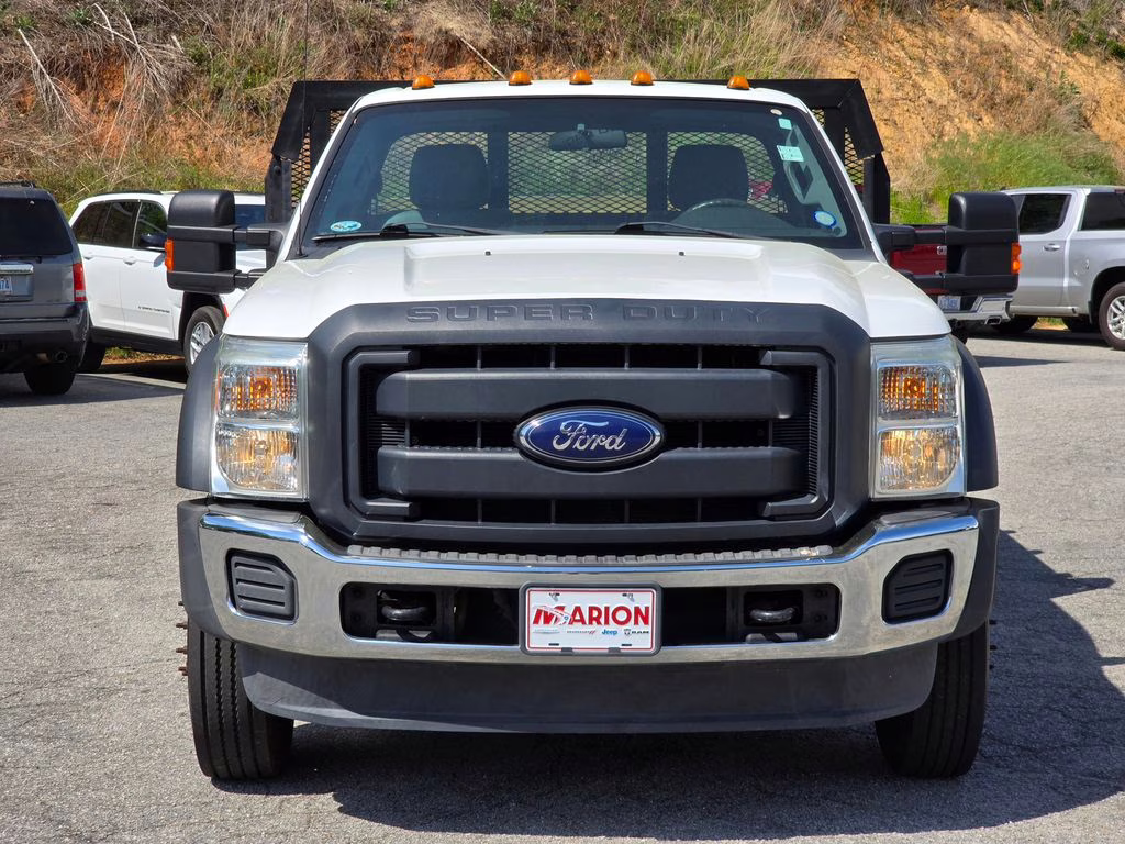 2016 Oxford White Ford Super Duty F-550 DRW XL RWD Chassis