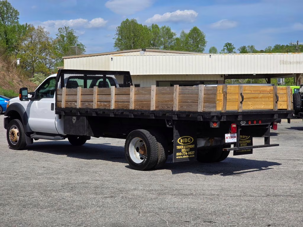 2016 Oxford White Ford Super Duty F-550 DRW XL RWD Chassis