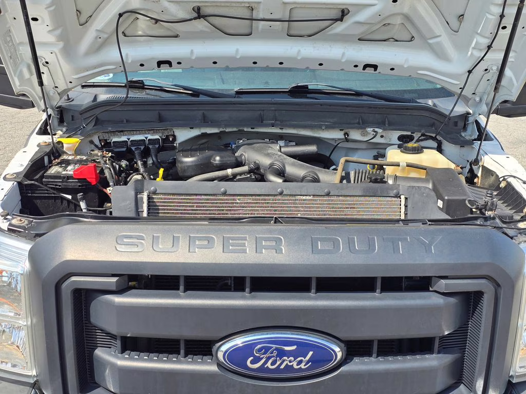 2016 Oxford White Ford Super Duty F-550 DRW XL RWD Chassis