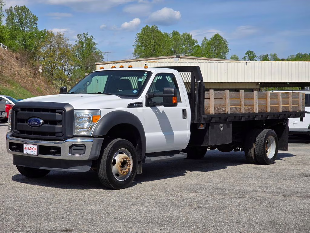 2016 Oxford White Ford Super Duty F-550 DRW XL RWD Chassis