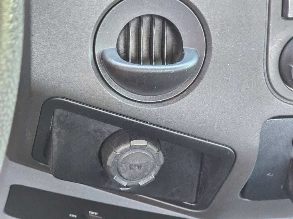 2016 Oxford White Ford Super Duty F-550 DRW XL RWD Chassis