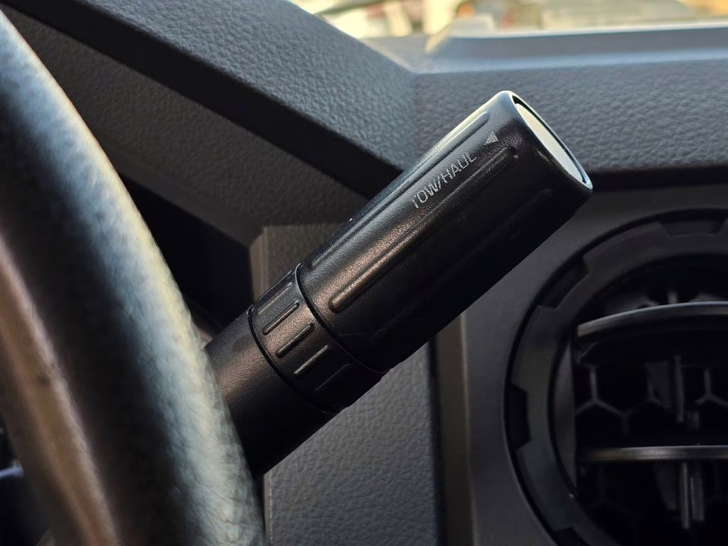 2016 Oxford White Ford Super Duty F-550 DRW XL RWD Chassis