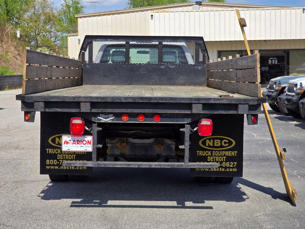 2016 Oxford White Ford Super Duty F-550 DRW XL RWD Chassis