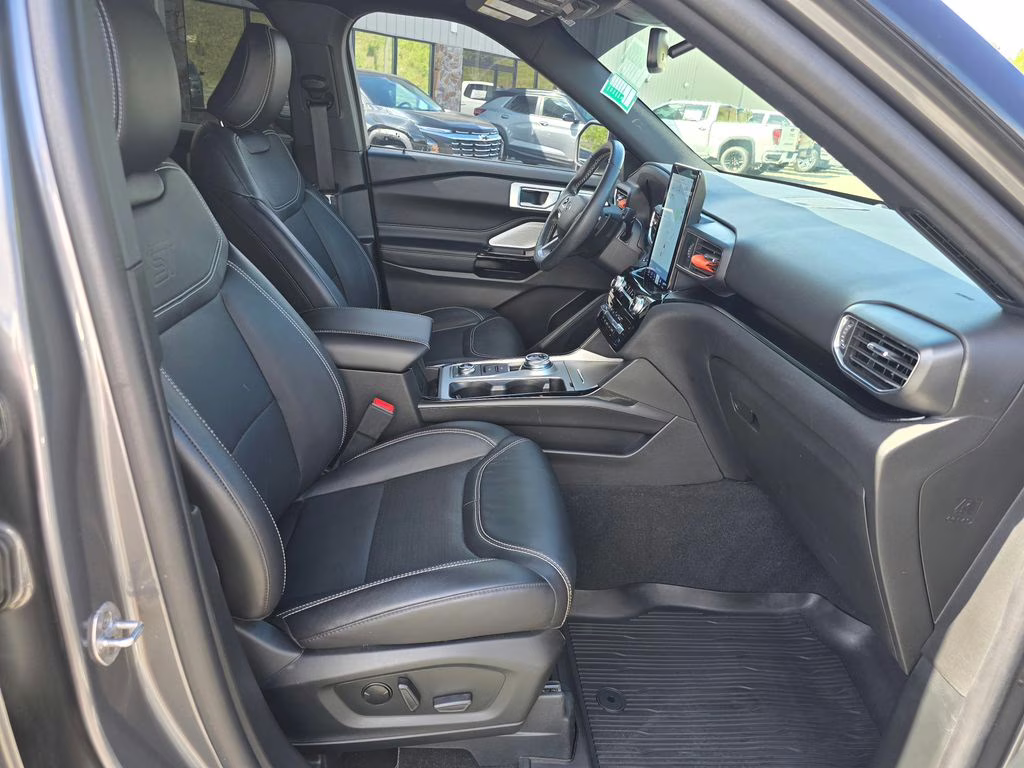 2023 Gray Metallic Ford Explorer ST 4X4 SUV
