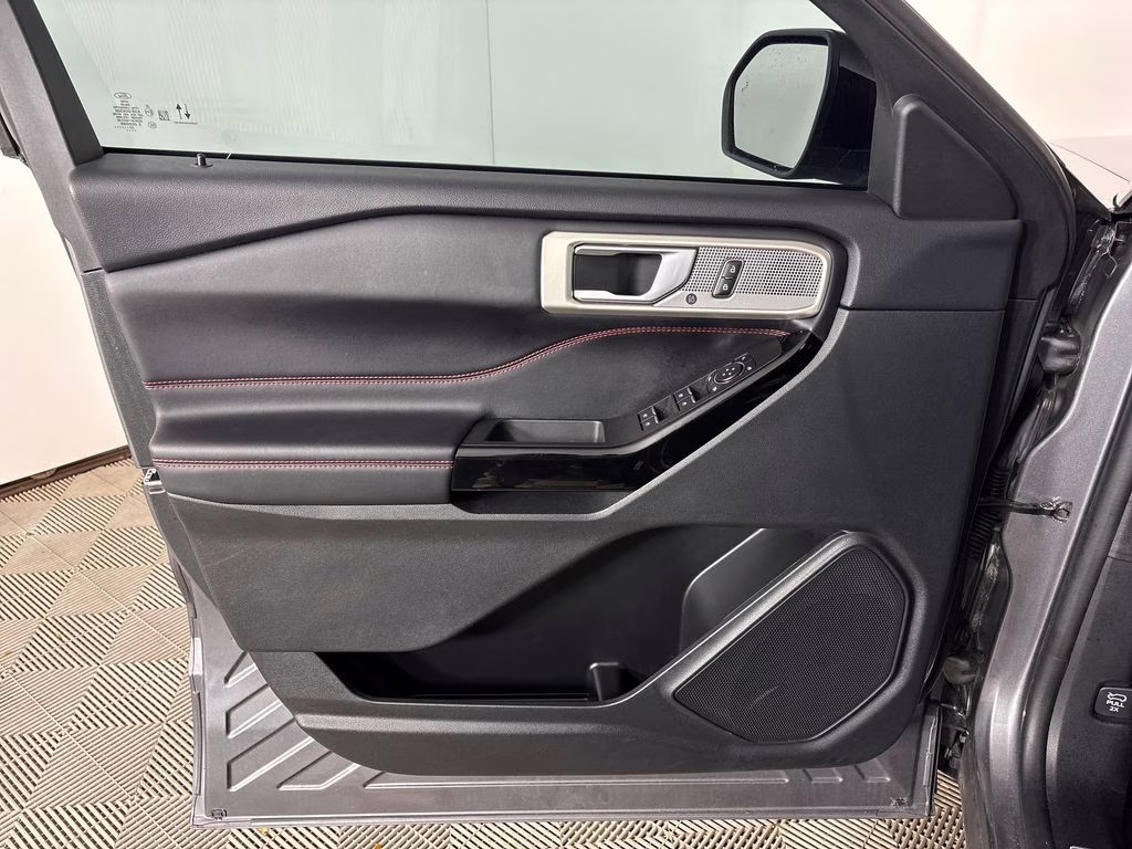 2023 Gray Metallic Ford Explorer ST-Line RWD SUV