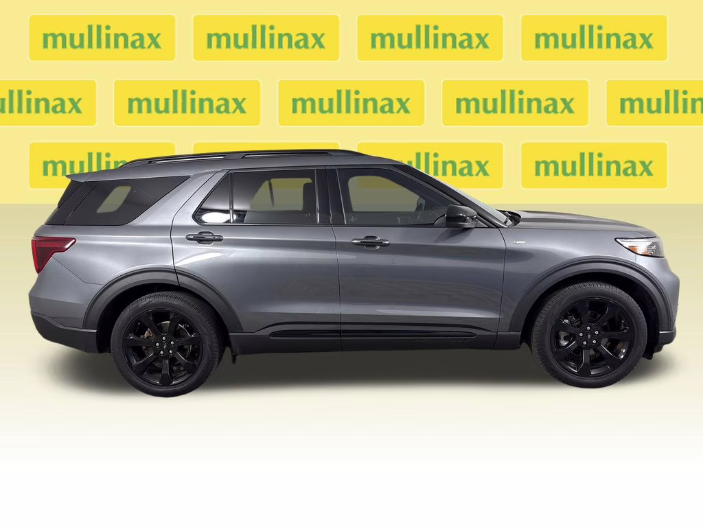 2023 Gray Metallic Ford Explorer ST-Line RWD SUV