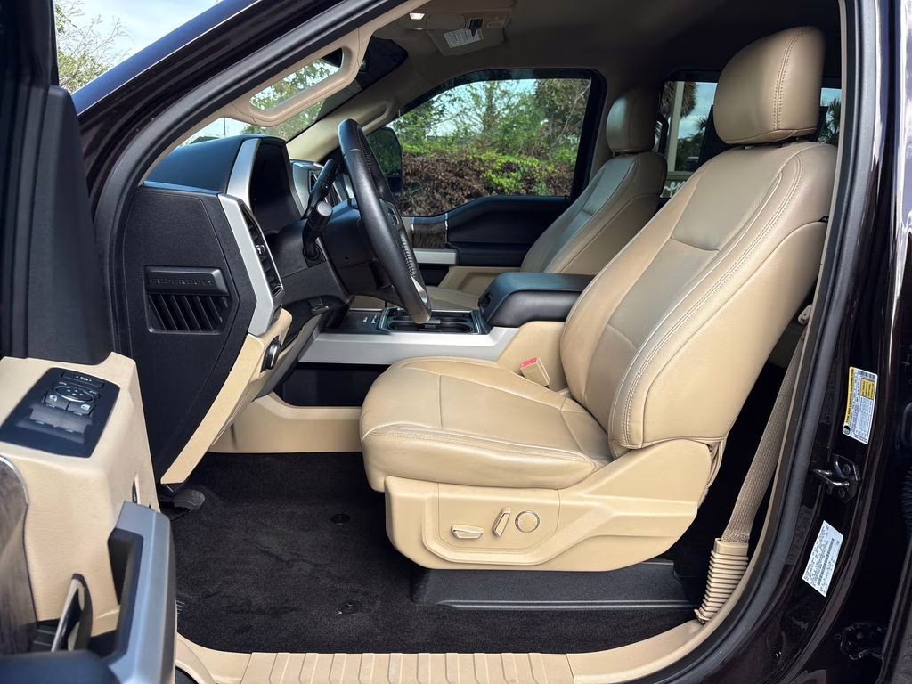 2018 Magma Red Metallic Ford Super Duty F-250 SRW Lariat 4X4 Truck