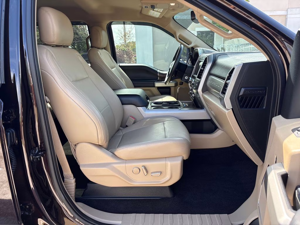 2018 Magma Red Metallic Ford Super Duty F-250 SRW Lariat 4X4 Truck