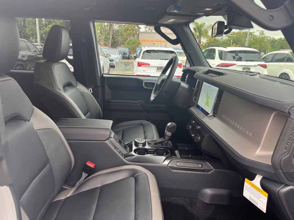 2026 Avalanche Ford Bronco Outer Banks 4X4 SUV