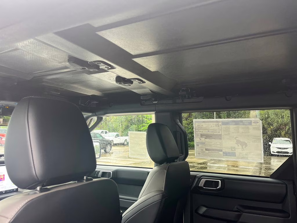 2026 Avalanche Ford Bronco Outer Banks 4X4 SUV