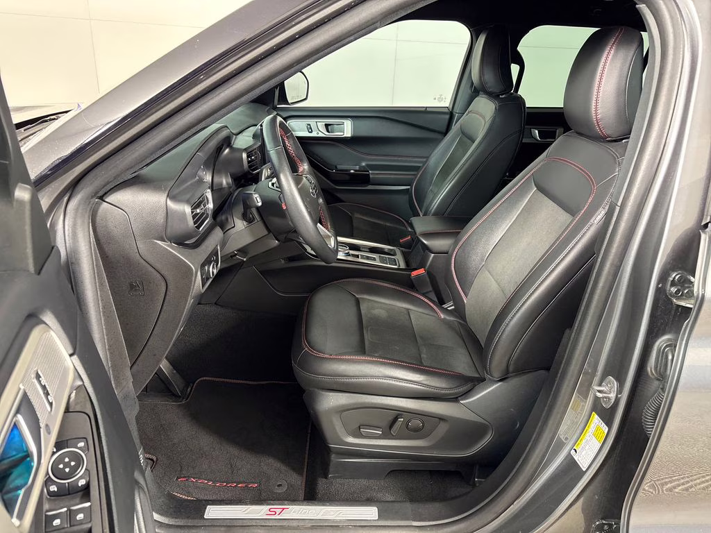 2023 Gray Metallic Ford Explorer ST-Line RWD SUV
