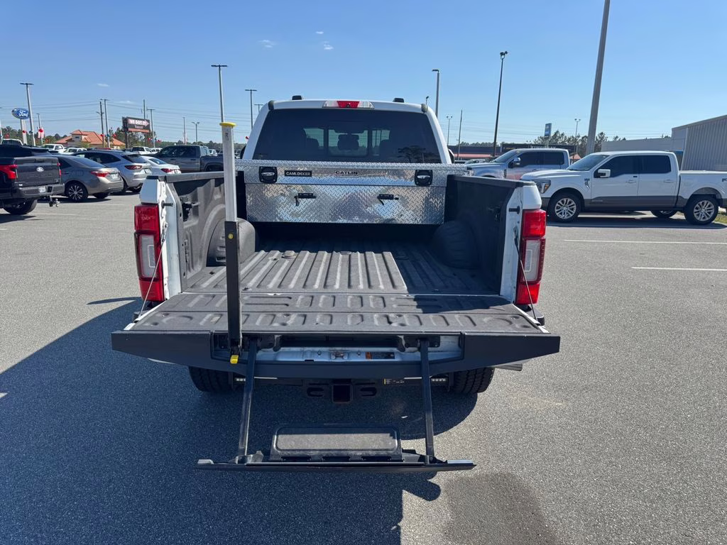 2021 Star White Metallic Tri-Coat Ford Super Duty F-350 SRW Platinum 4X4 Truck